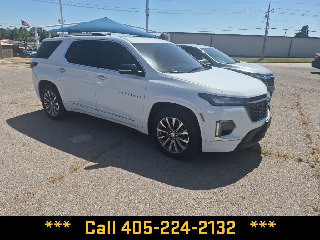 Used 2022 Chevrolet Traverse Premier w/ LPO, Blackout Package FWD image 27