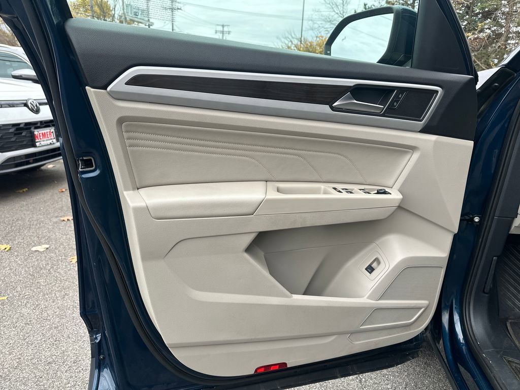 Certified 2022 Volkswagen Atlas SE image 5