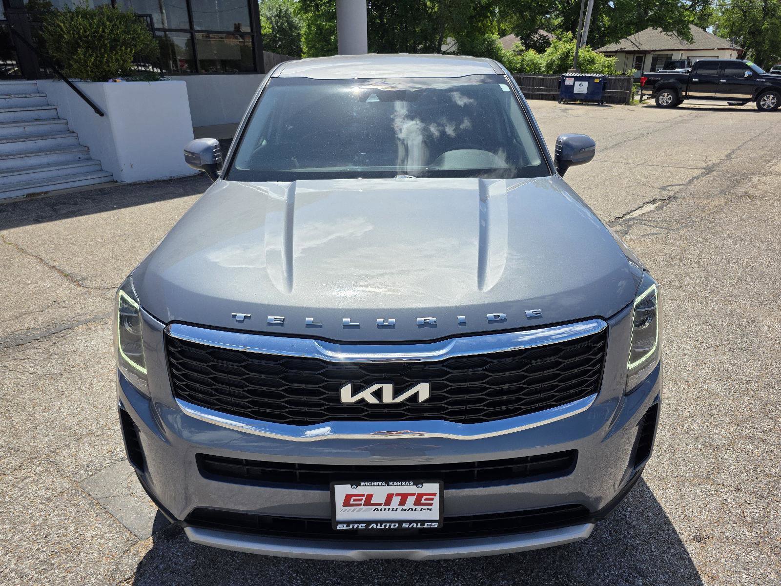 Used 2022 Kia Telluride LX FWD image 2
