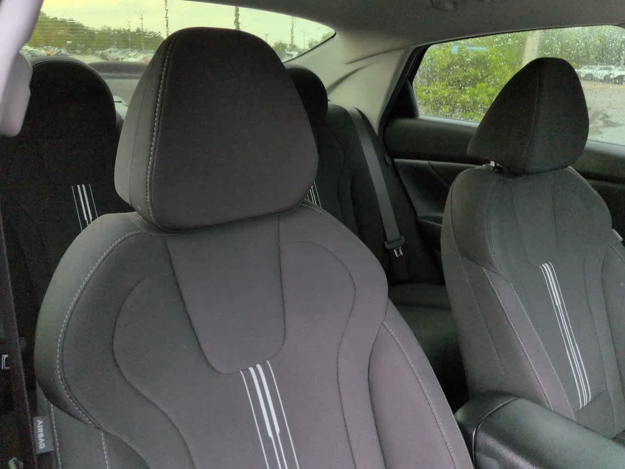 Used 2024 Hyundai Elantra Blue FWD image 7