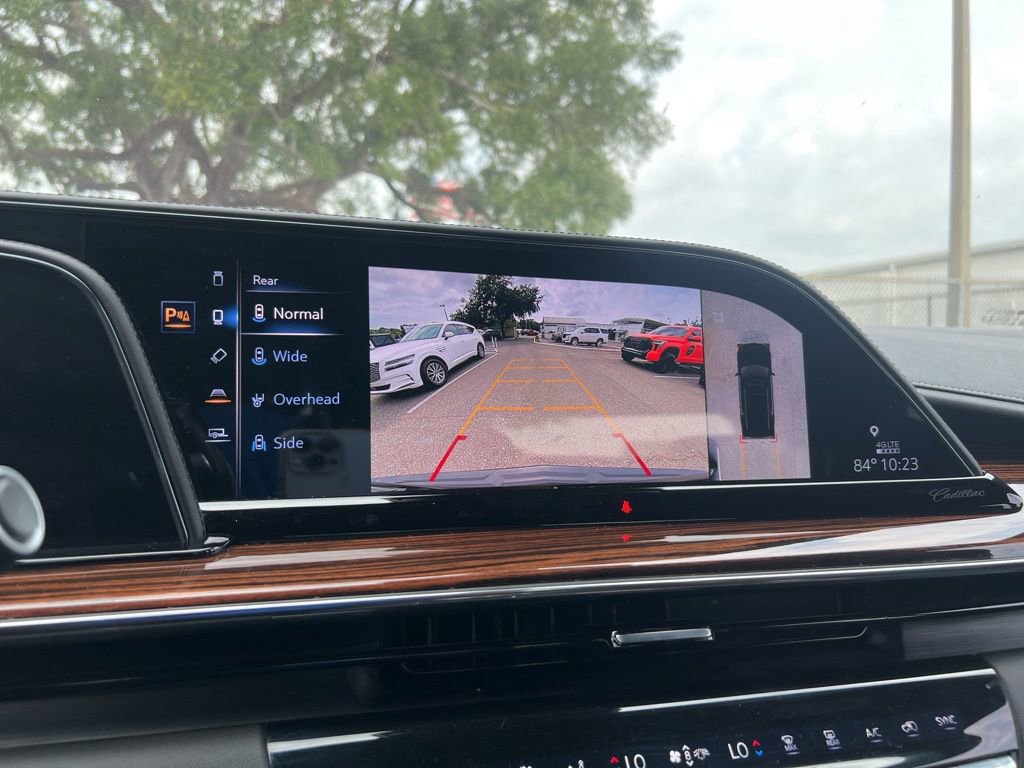 Used 2021 Cadillac Escalade Premium Luxury AWD/4WD image 3