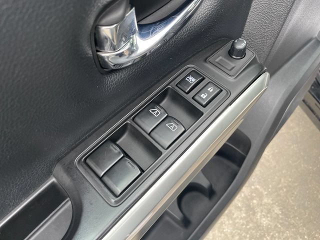 Used 2018 Nissan Titan SV w/ SV Convenience Package AWD/4WD image 21