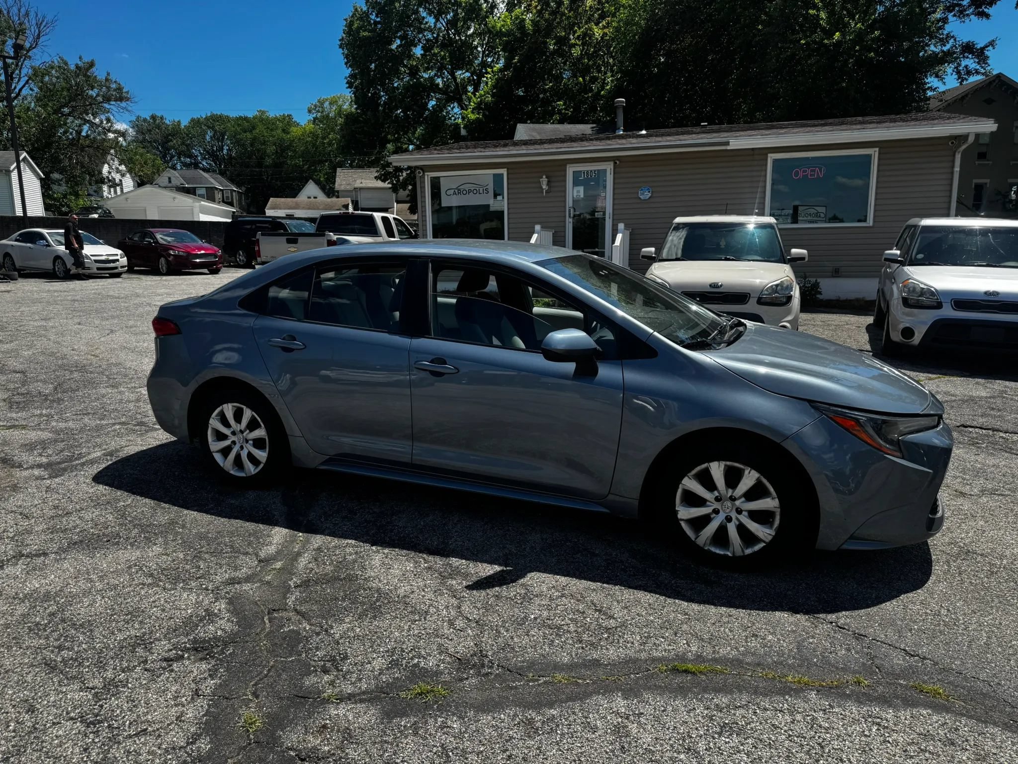 Used 2021 Toyota Corolla LE FWD image 4