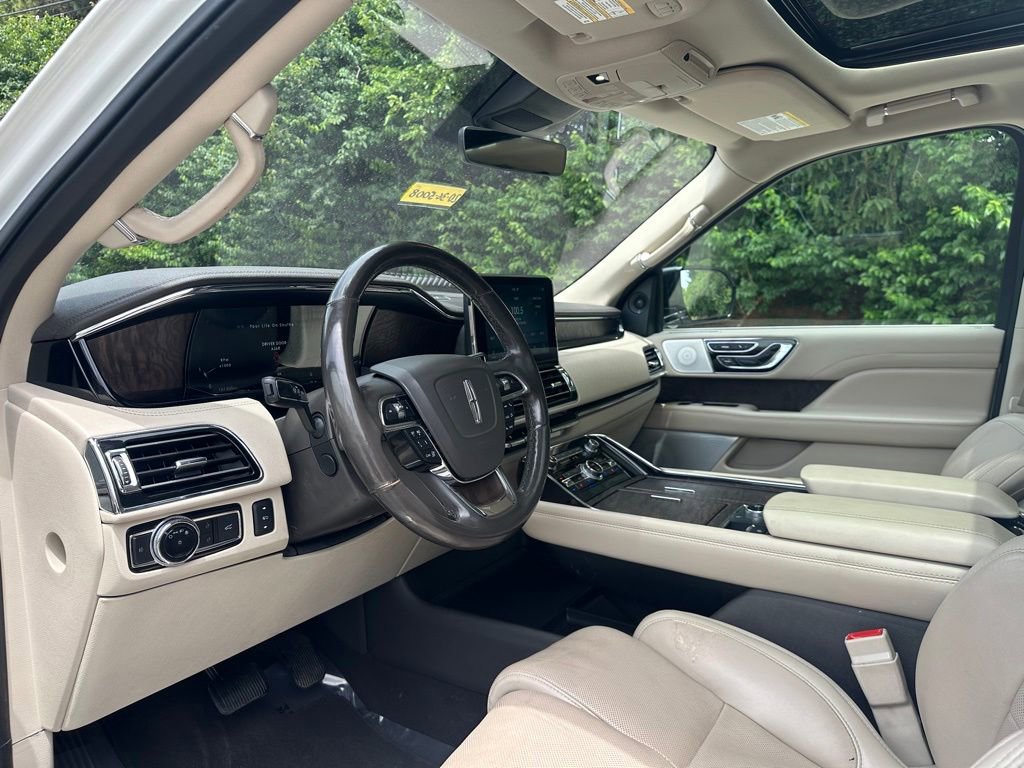Used 2020 Lincoln Navigator L Reserve w/ Luxury Package AWD/4WD image 13