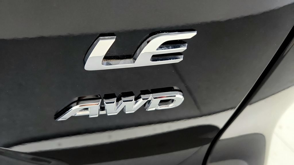 Certified 2024 Toyota Corolla Cross LE w/ Moonroof Package AWD/4WD image 14