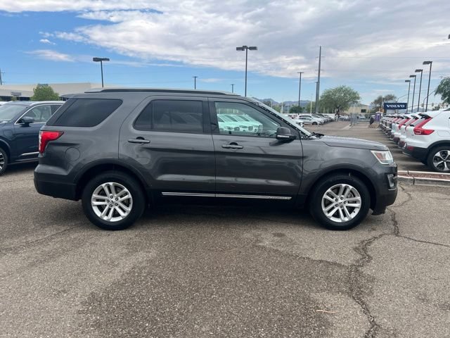 Used 2016 Ford Explorer XLT w/ Equipment Group 202A FWD image 2