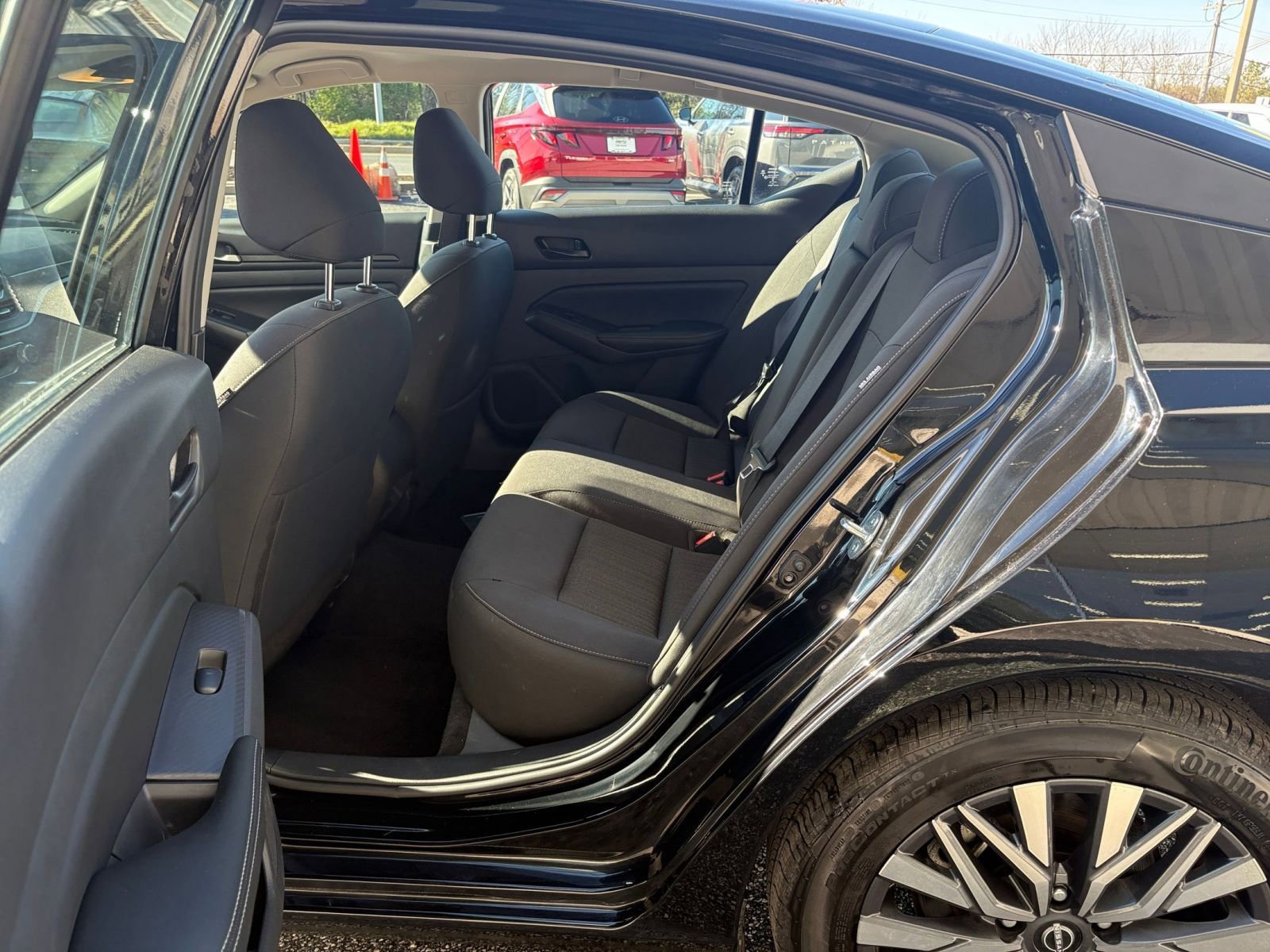 Used 2025 Nissan Altima 2.5 SV FWD image 25