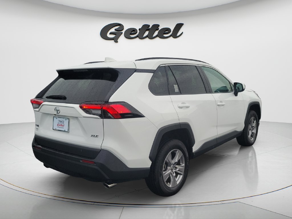 Used 2023 Toyota RAV4 XLE FWD image 5