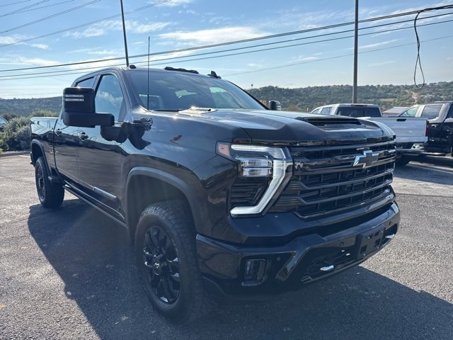 New 2026 Chevrolet Silverado 2500 High Country w/ Midnight Edition image 3