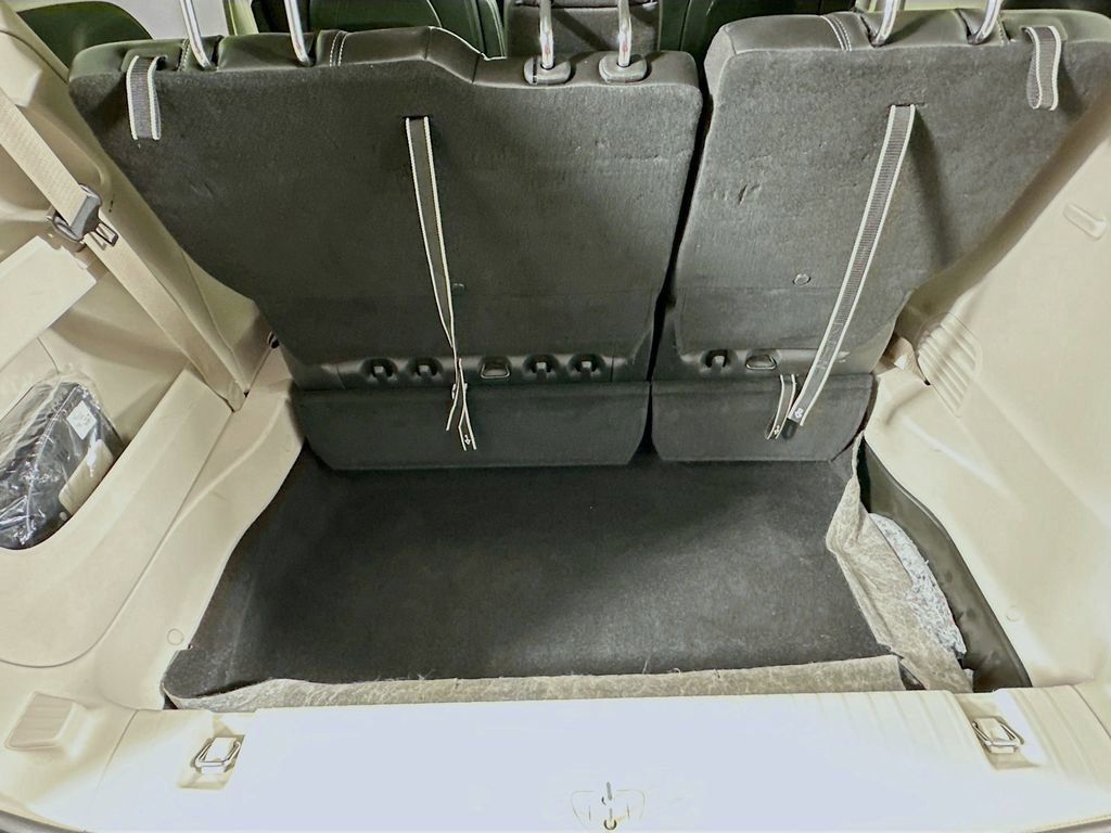 Certified 2024 Chrysler Pacifica Touring-L image 35