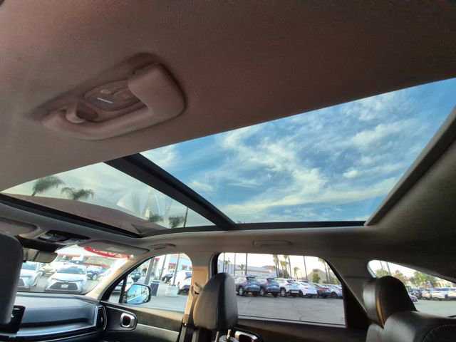 Used 2025 Kia Sorento S w/ Panoramic Sunroof Package image 19