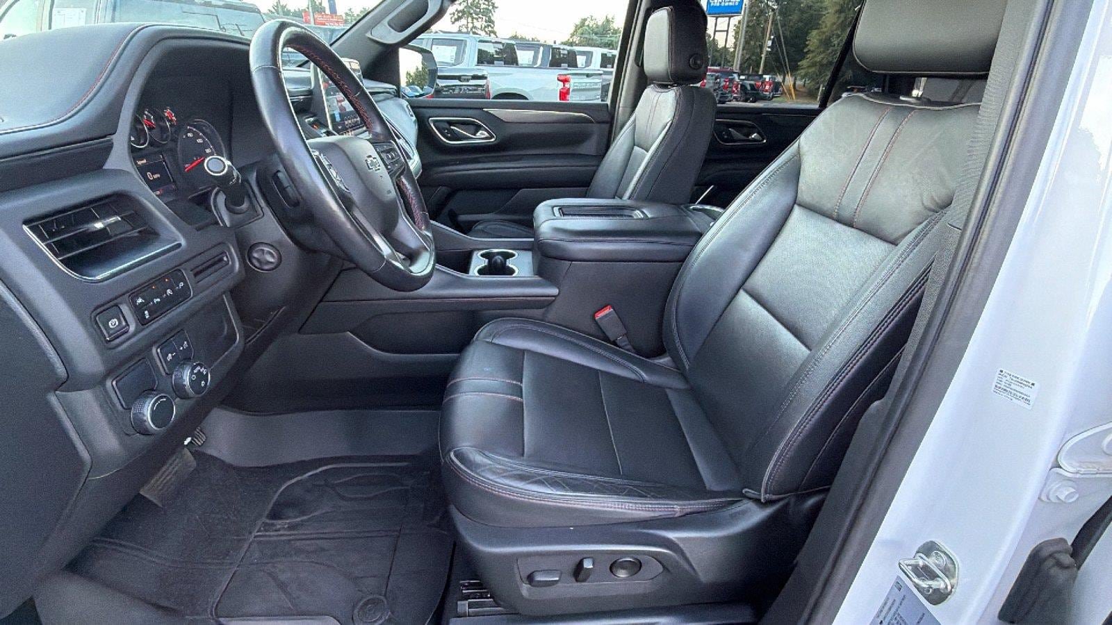 Used 2021 Chevrolet Tahoe RST w/ Luxury Package RWD image 17