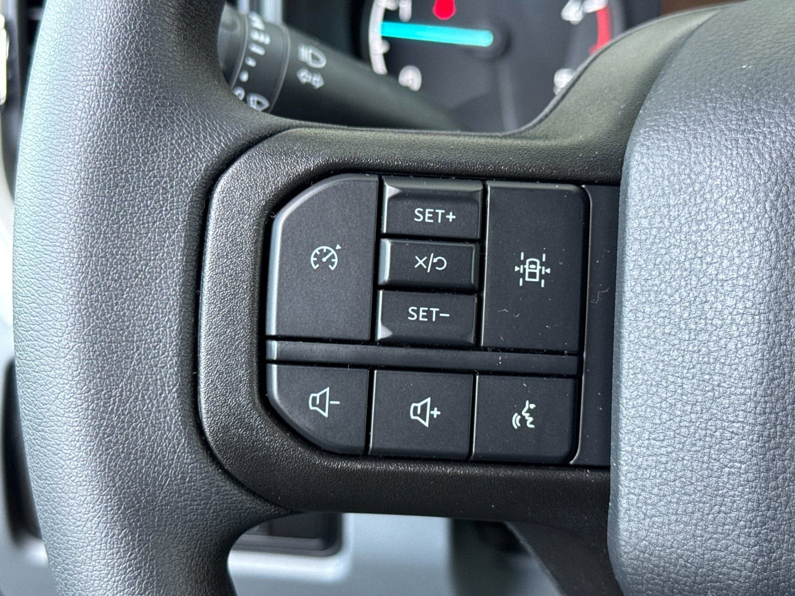 New 2025 Ford F550 4x4 SuperCab Super Duty image 23