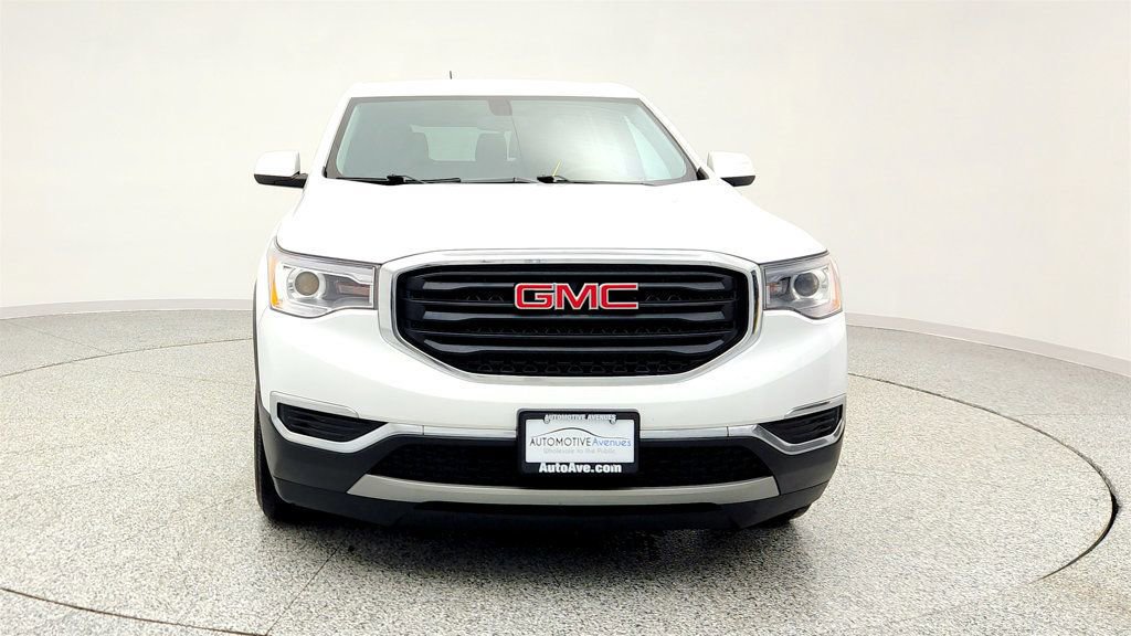 Used 2019 GMC Acadia SLE w/ LPO, Floor Liner Package image 2