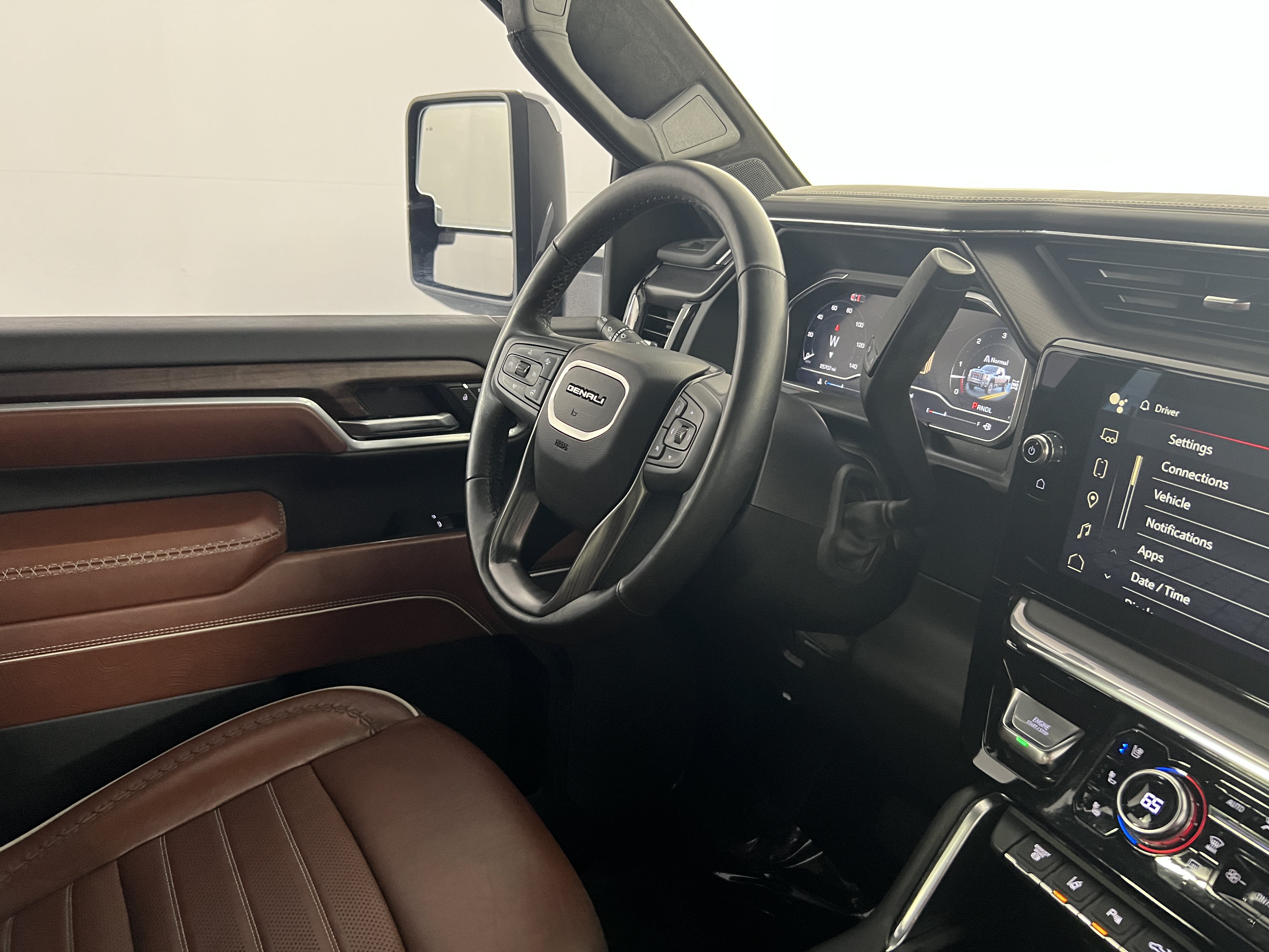 Used 2024 GMC Sierra 2500 Denali Ultimate AWD/4WD image 10