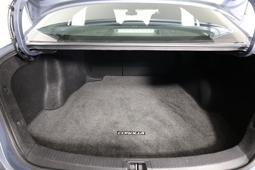 Used 2020 Toyota Corolla SE w/ Carpet Mat Package (TMS) image 18