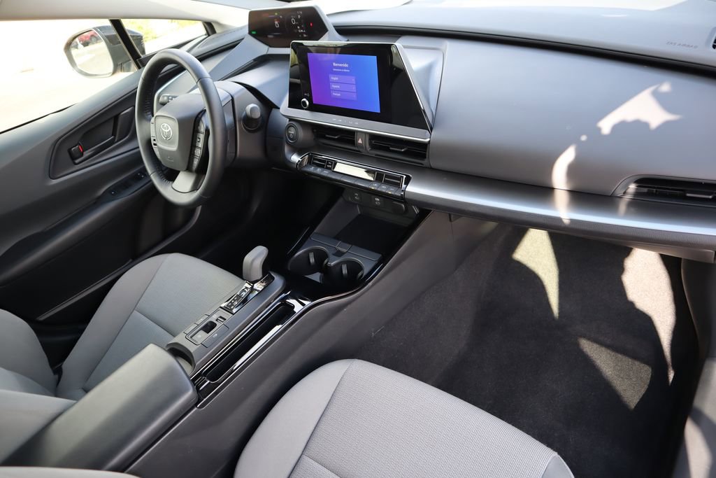 Certified 2025 Toyota Prius LE image 17
