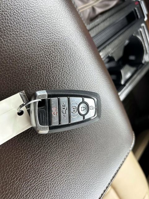 Used 2018 Ford F150 Lariat w/ Equipment Group 502A Luxury AWD/4WD image 33