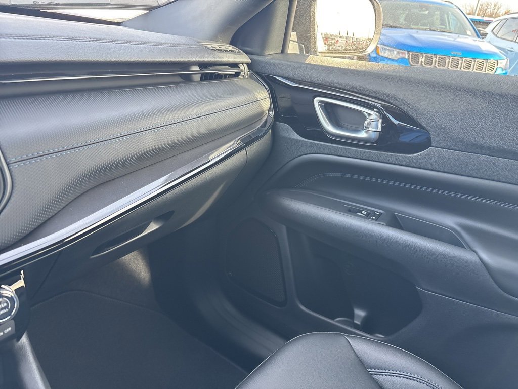 New 2026 Jeep Compass Latitude image 19