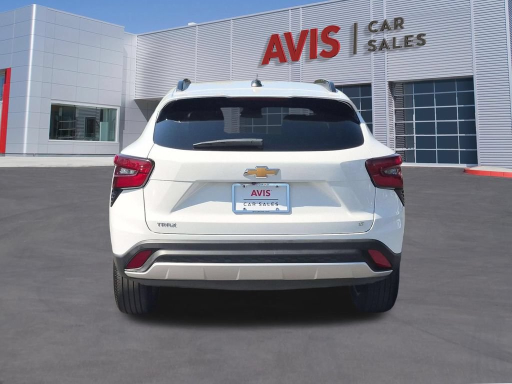 Used 2025 Chevrolet Trax LT w/ LT Convenience Package FWD image 7