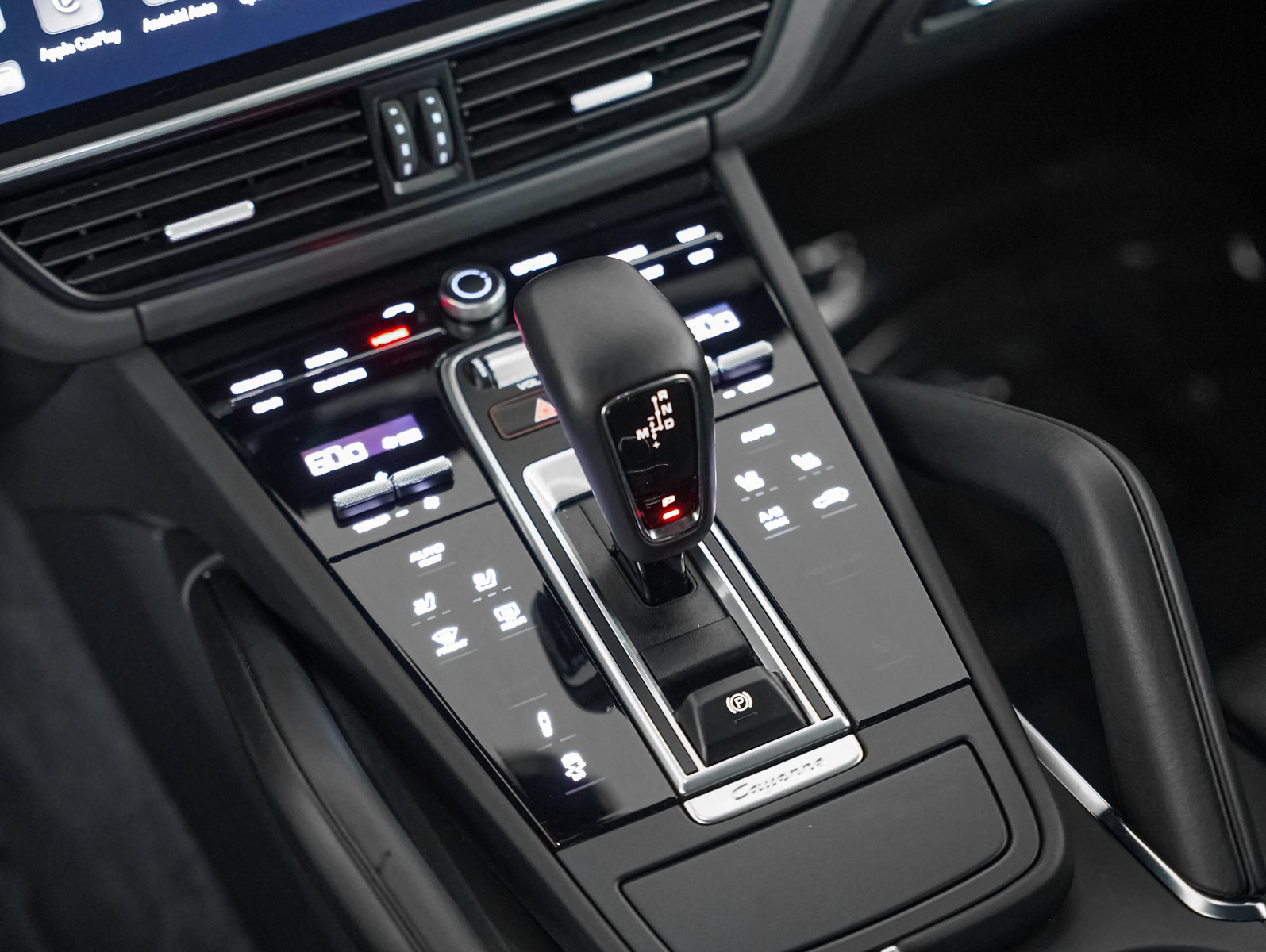 Certified 2023 Porsche Cayenne Turbo AWD/4WD image 20