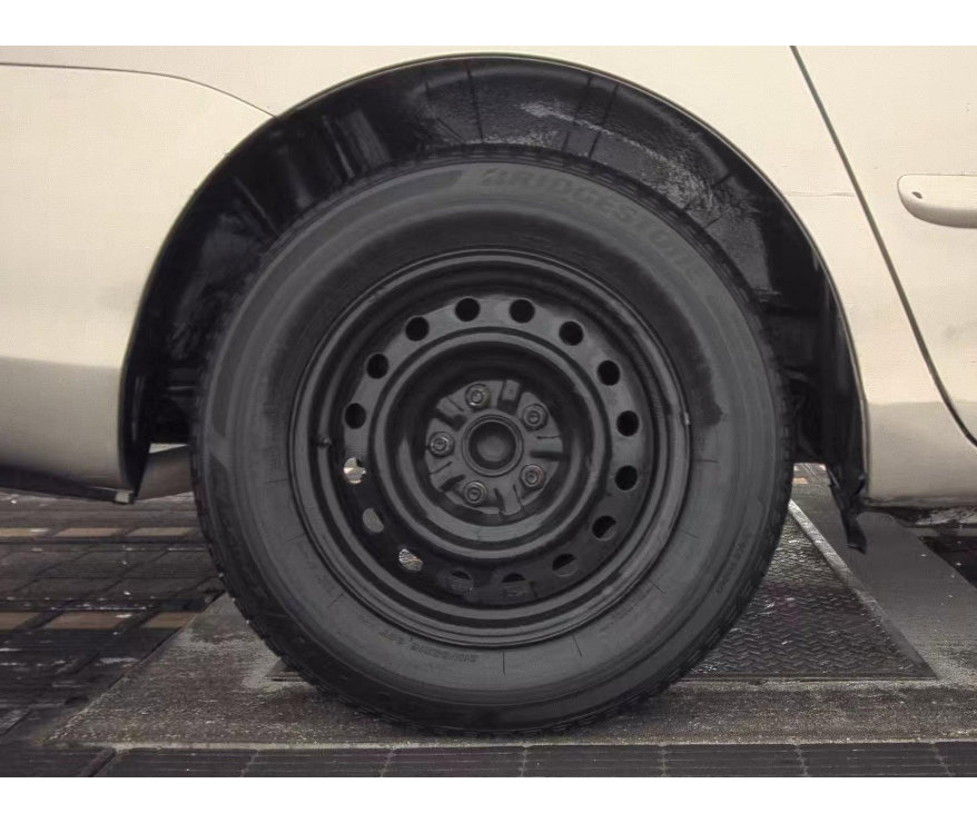 Used 2009 Toyota Sienna CE image 9