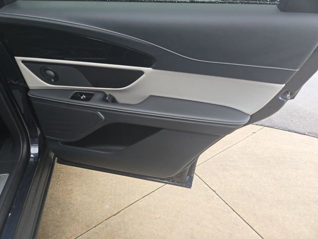 Certified 2024 Lincoln Nautilus Reserve w/ Equipment Group 202A image 25