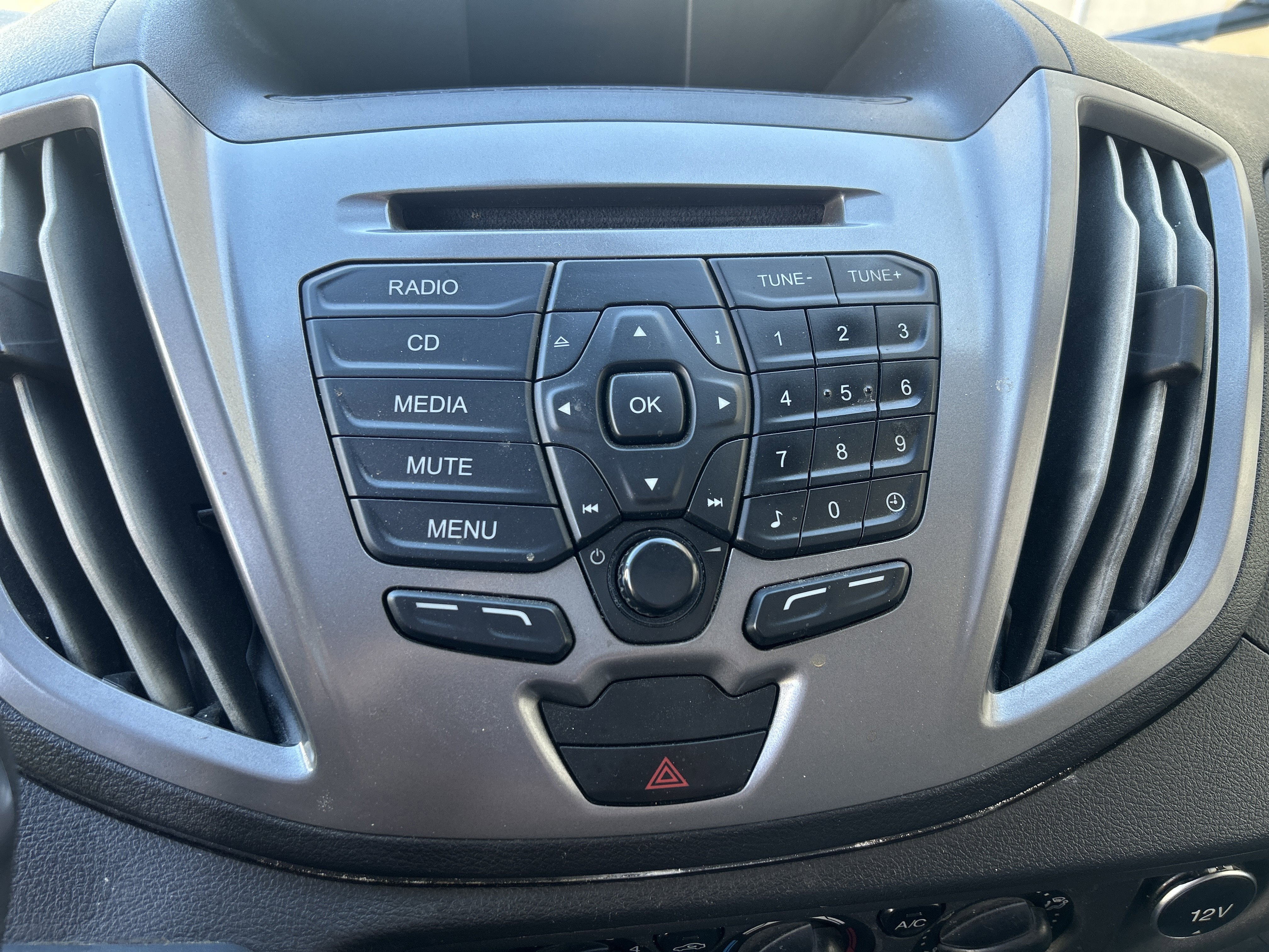 Used 2019 Ford Transit 150 XLT image 24