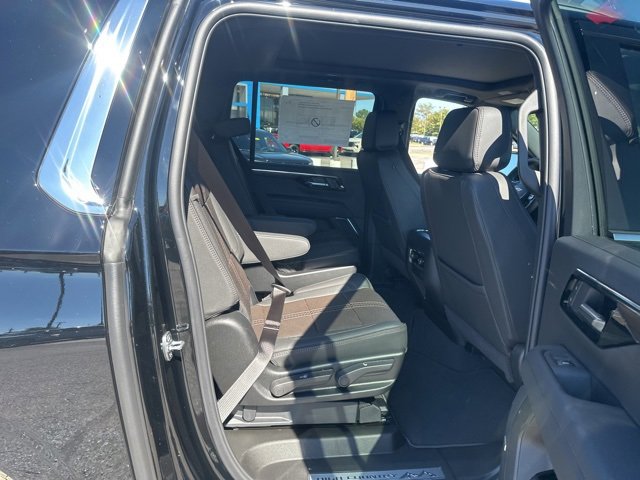 New 2026 Chevrolet Suburban High Country w/ Sun And Tow Package image 33