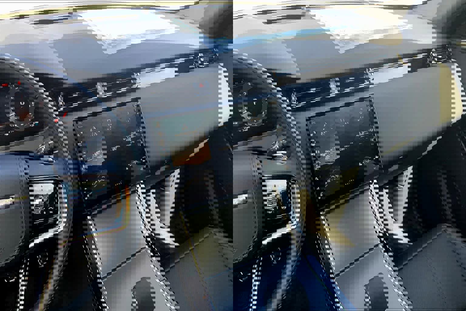 Used 2025 Land Rover Range Rover Velar Dynamic SE image 6