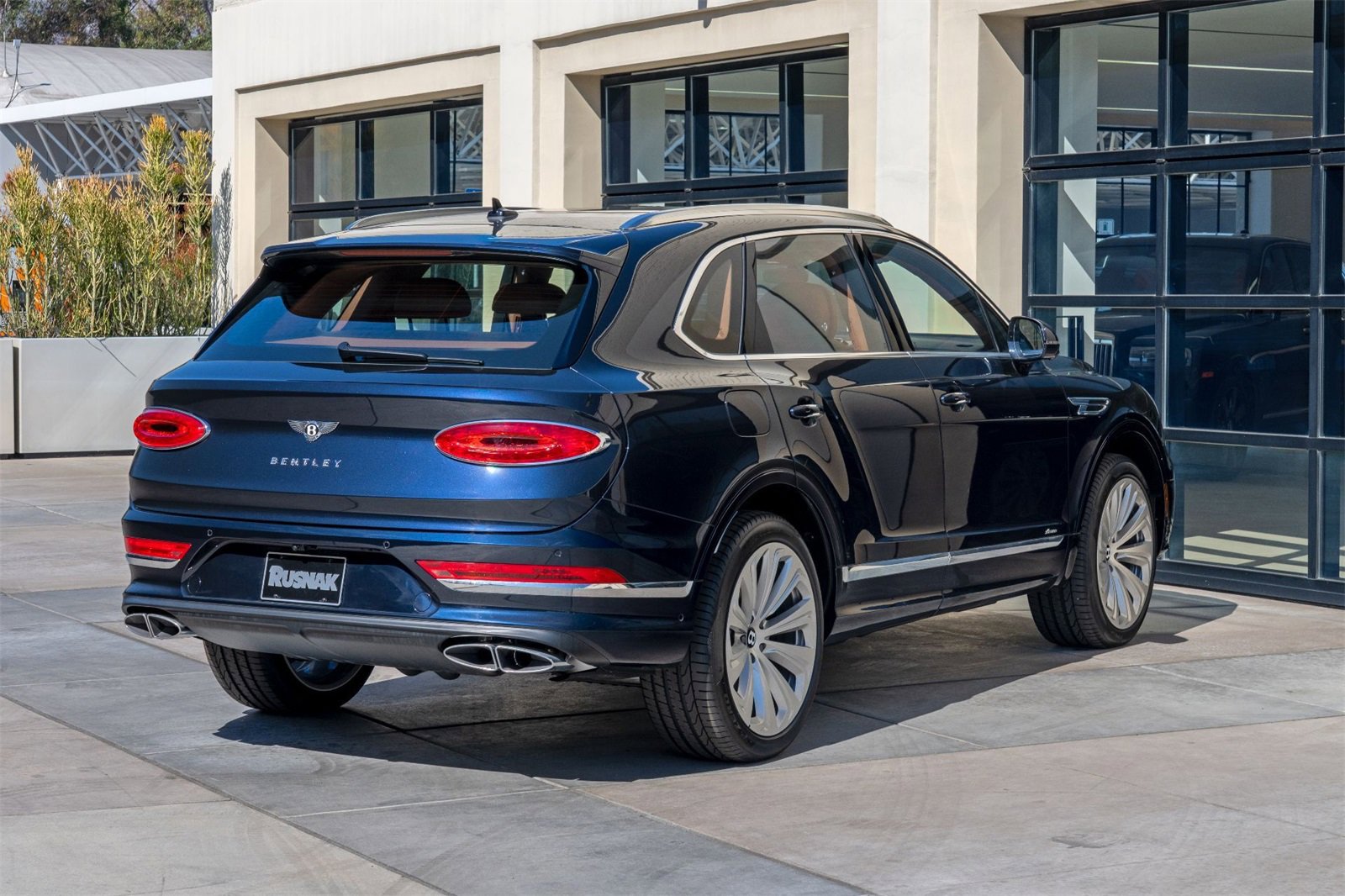 Used 2024 Bentley Bentayga image 13