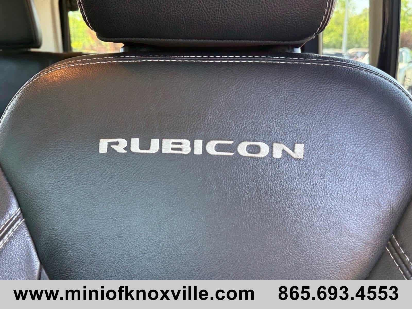 Used 2015 Jeep Wrangler Unlimited Rubicon w/ Dual Top Group AWD/4WD image 13