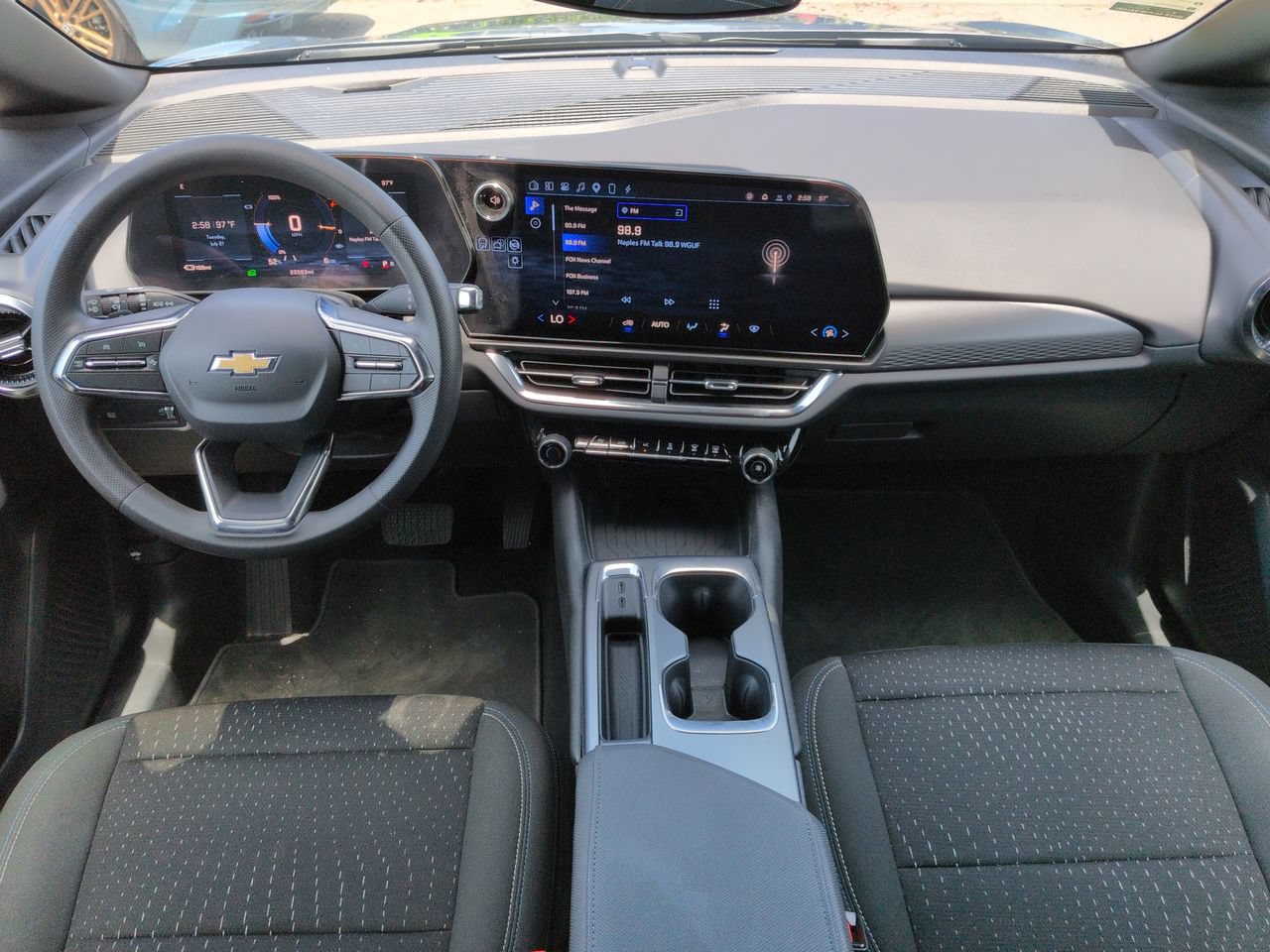 Used 2025 Chevrolet Equinox EV LT FWD image 15
