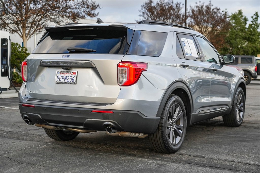 Used 2023 Ford Explorer XLT w/ Equipment Group 202A image 7