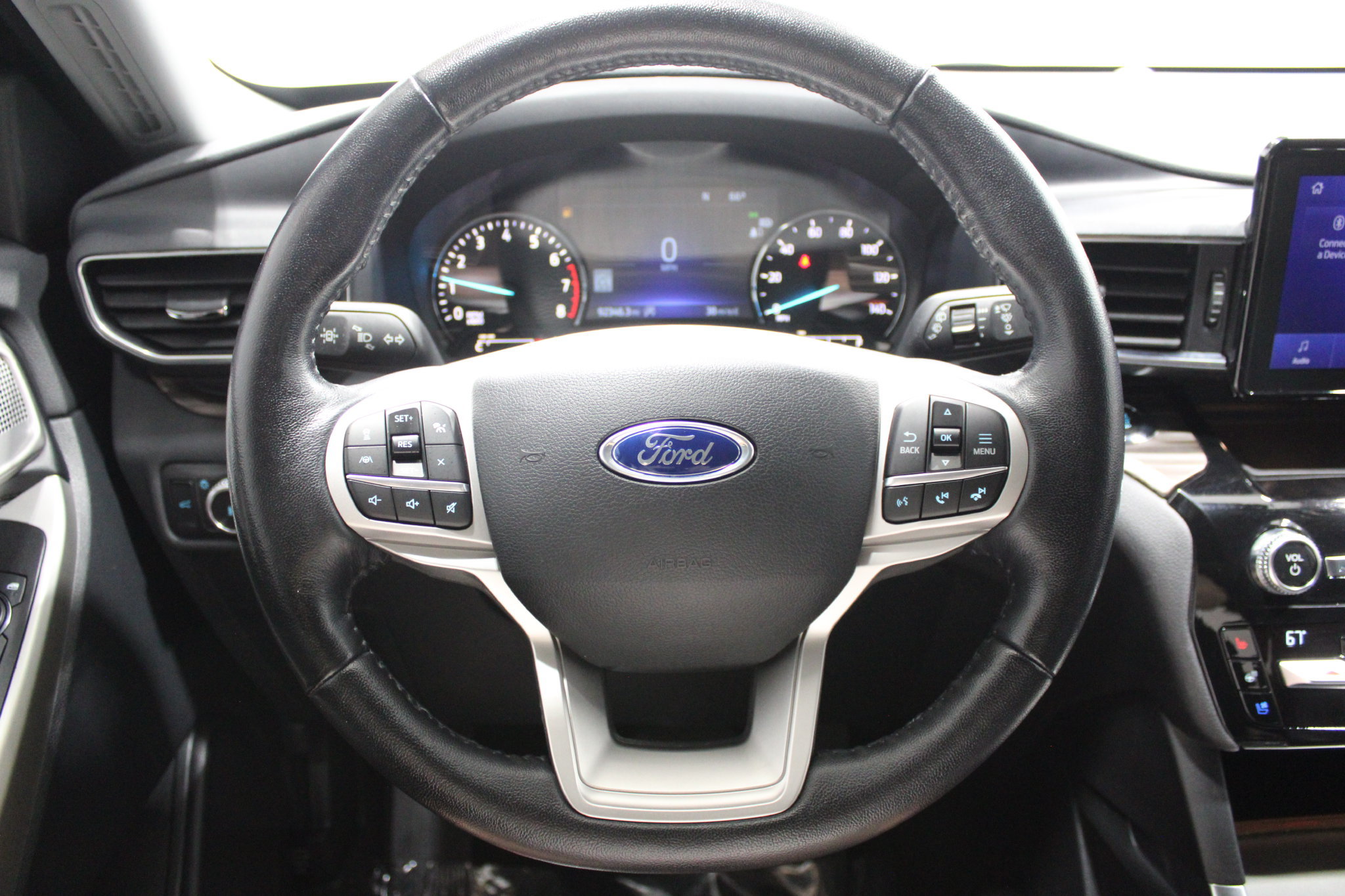 Used 2021 Ford Explorer Limited w/ Equipment Group 301A AWD/4WD image 31