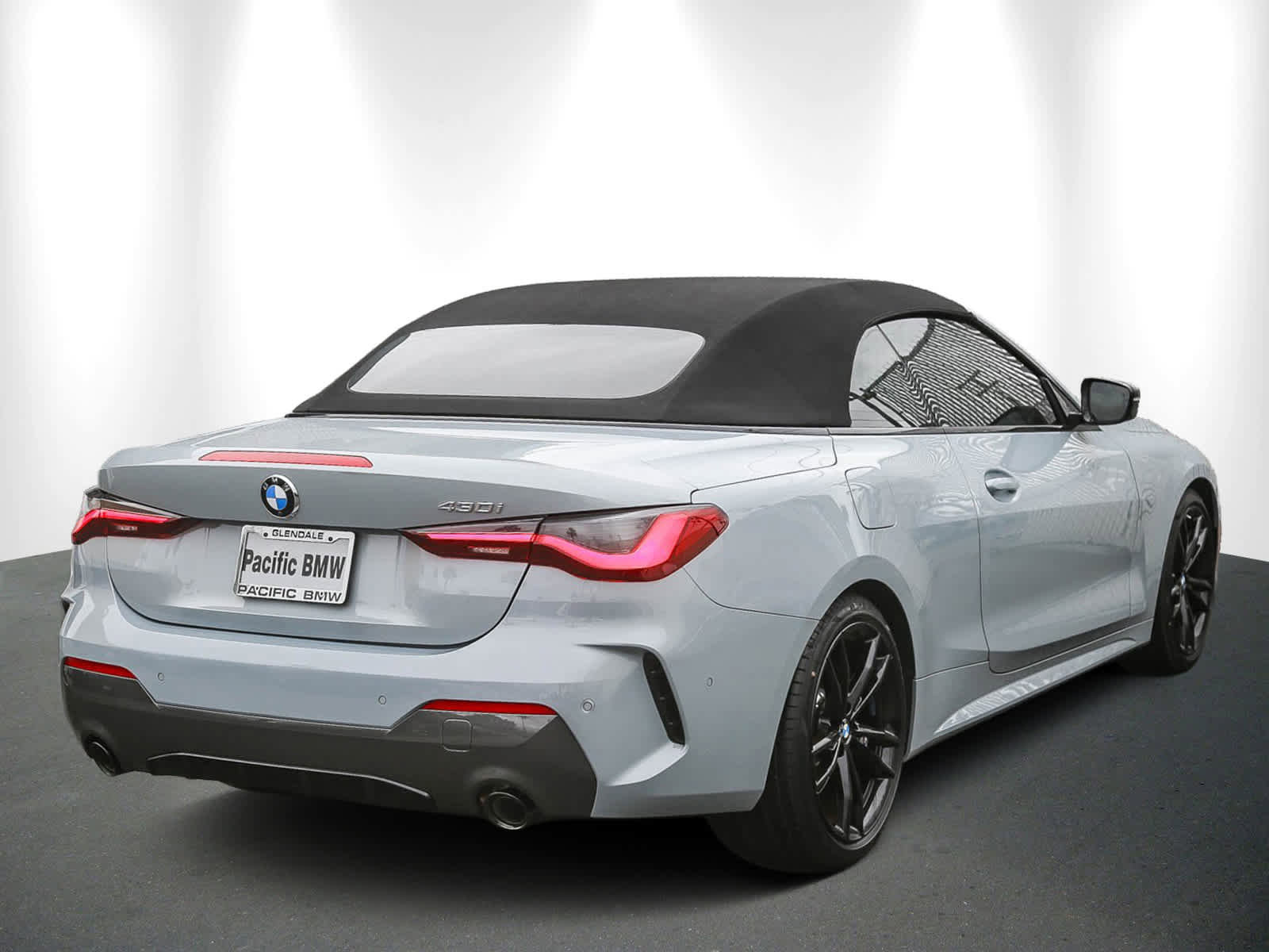 Certified 2023 BMW 430i Convertible w/ M Sport Package image 6