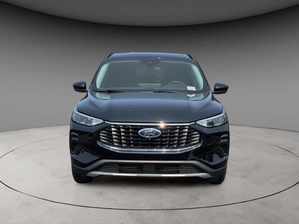 New 2024 Ford Escape Active w/ Tech Pack #2 FWD image 2
