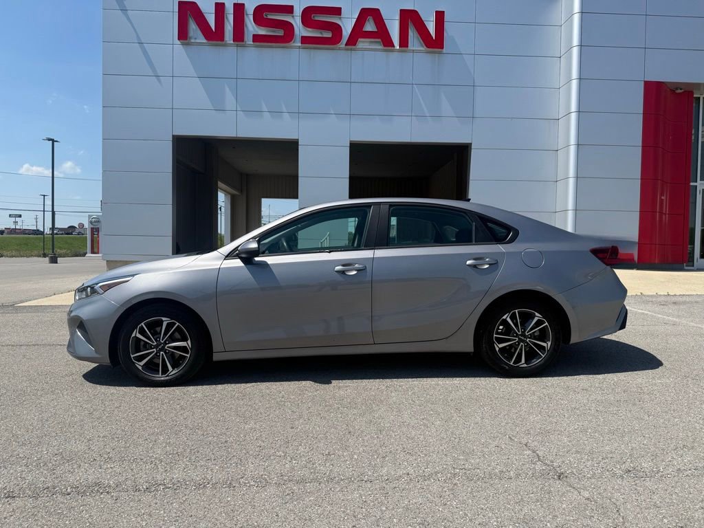 Used 2024 Kia Forte LXS FWD image 4