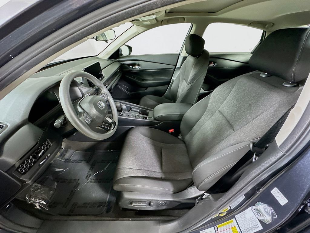 Used 2025 Honda Accord SE image 15