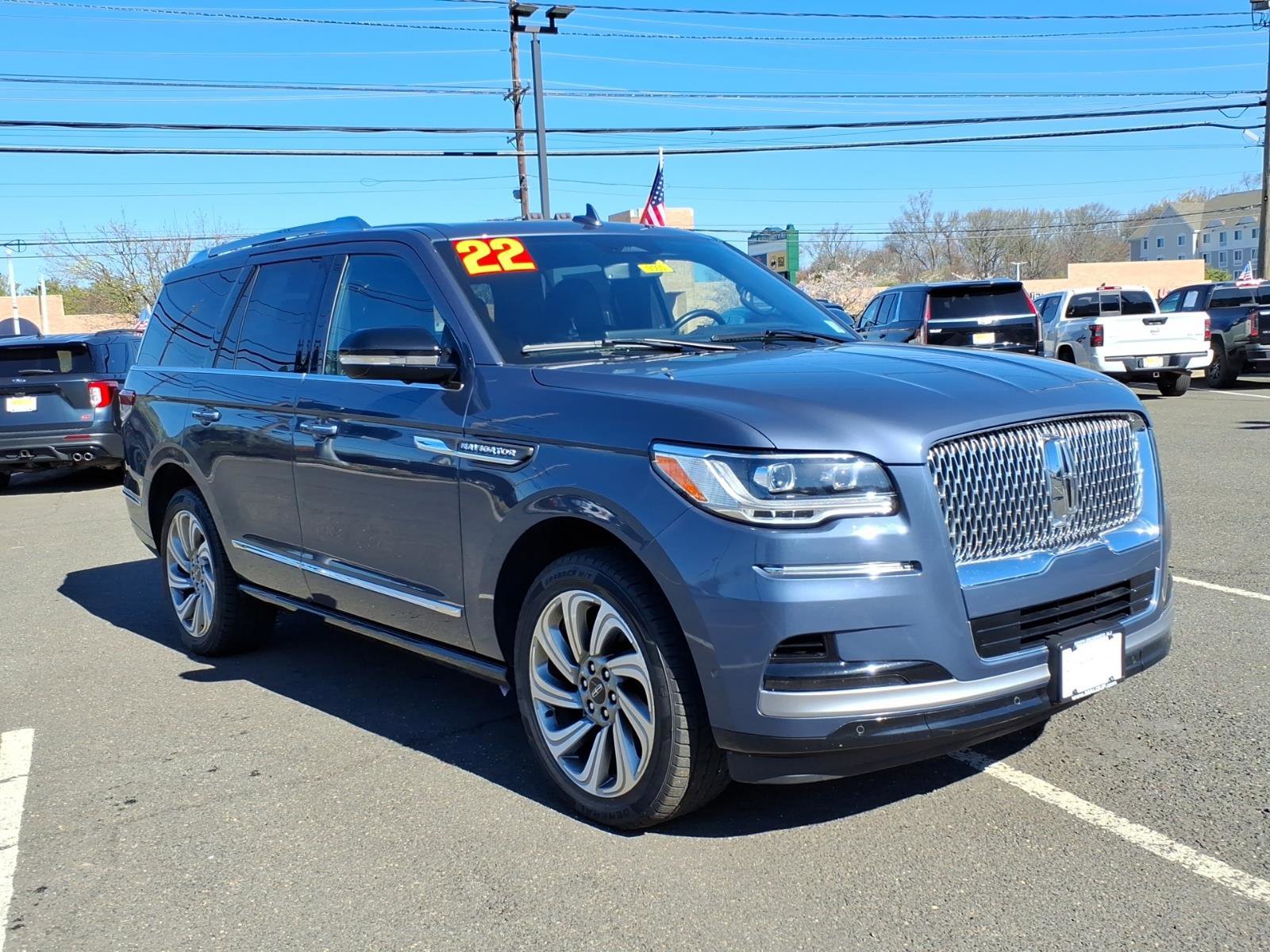 Used 2022 Lincoln Navigator Reserve AWD/4WD image 1