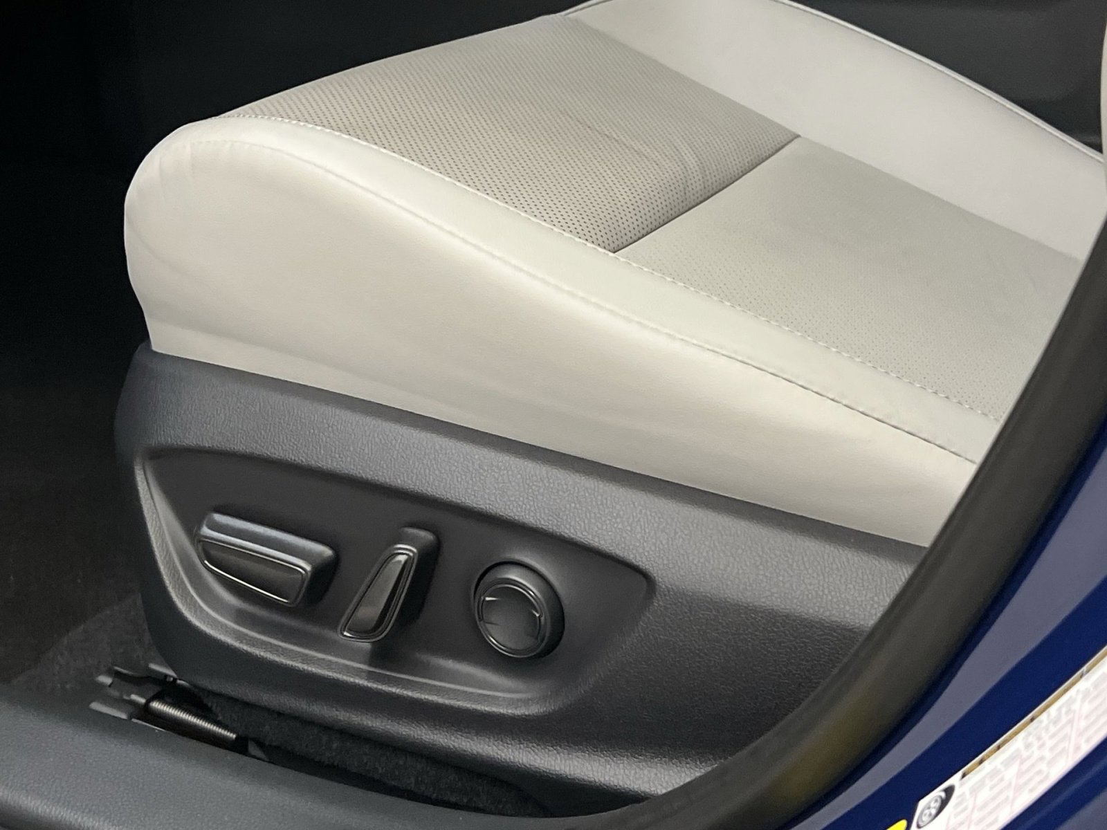 New 2026 Toyota Prius Limited image 8