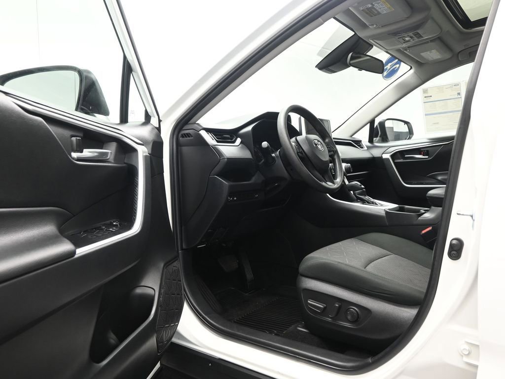 Used 2024 Toyota RAV4 XLE image 8