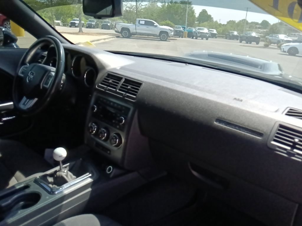 Used 2014 Dodge Challenger R/T RWD image 31