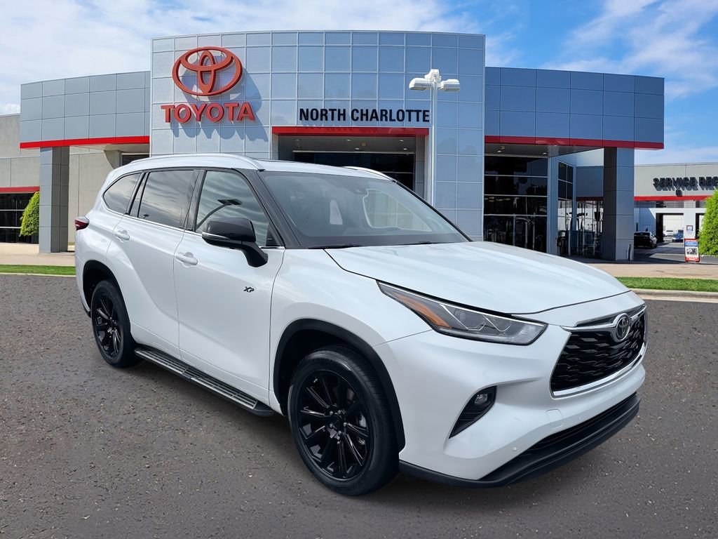 Used 2023 Toyota Highlander Limited image 1