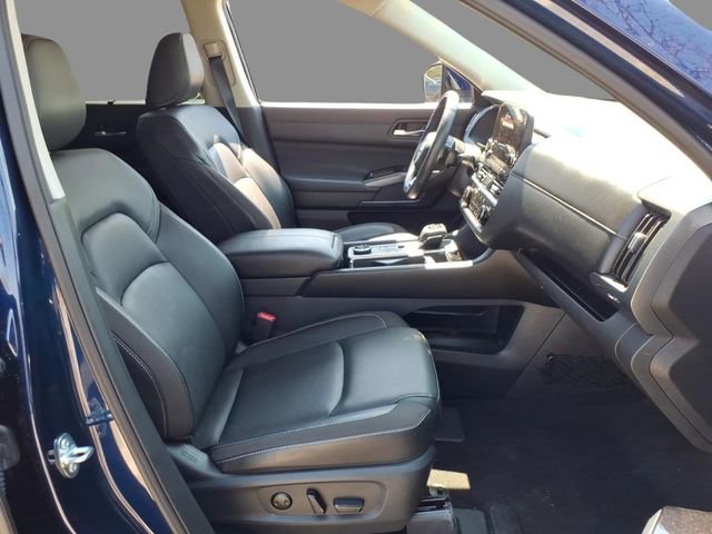 Used 2025 Nissan Pathfinder SL w/ Cargo Package AWD/4WD image 13