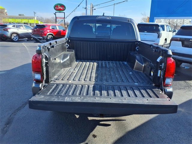 Used 2019 Toyota Tacoma TRD Sport image 21