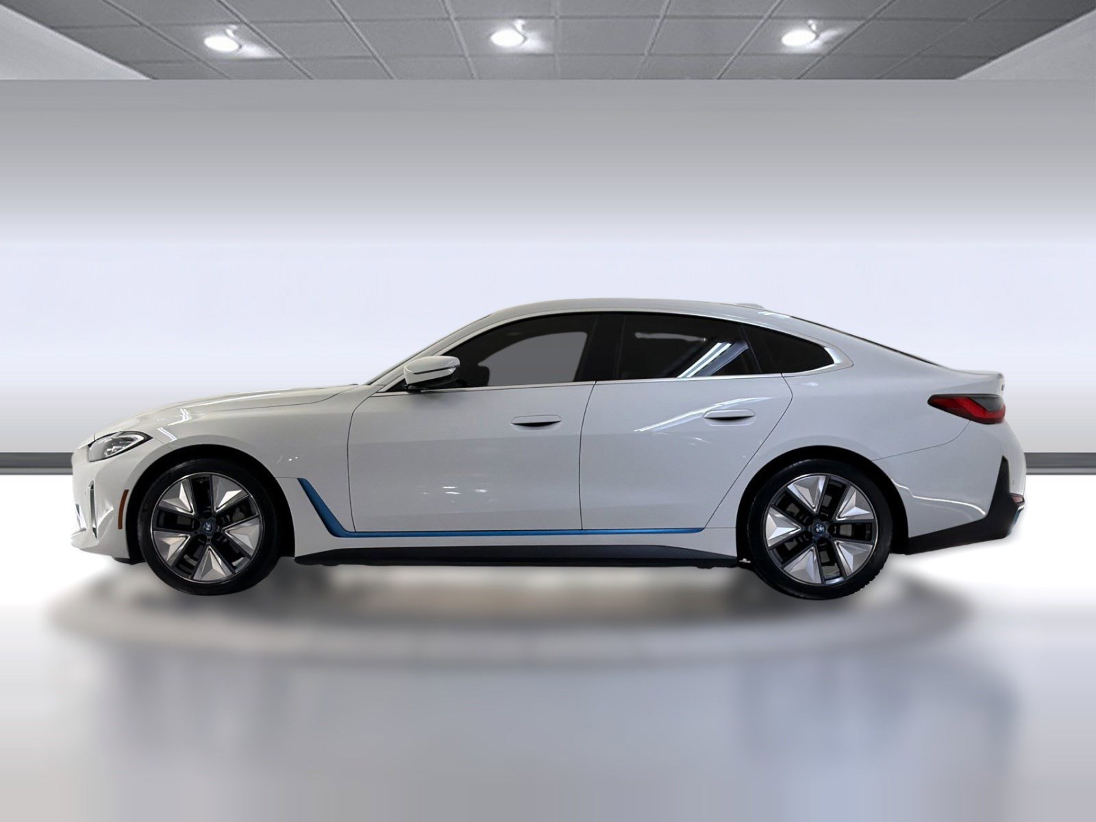Used 2023 BMW i4 eDrive35 RWD image 2