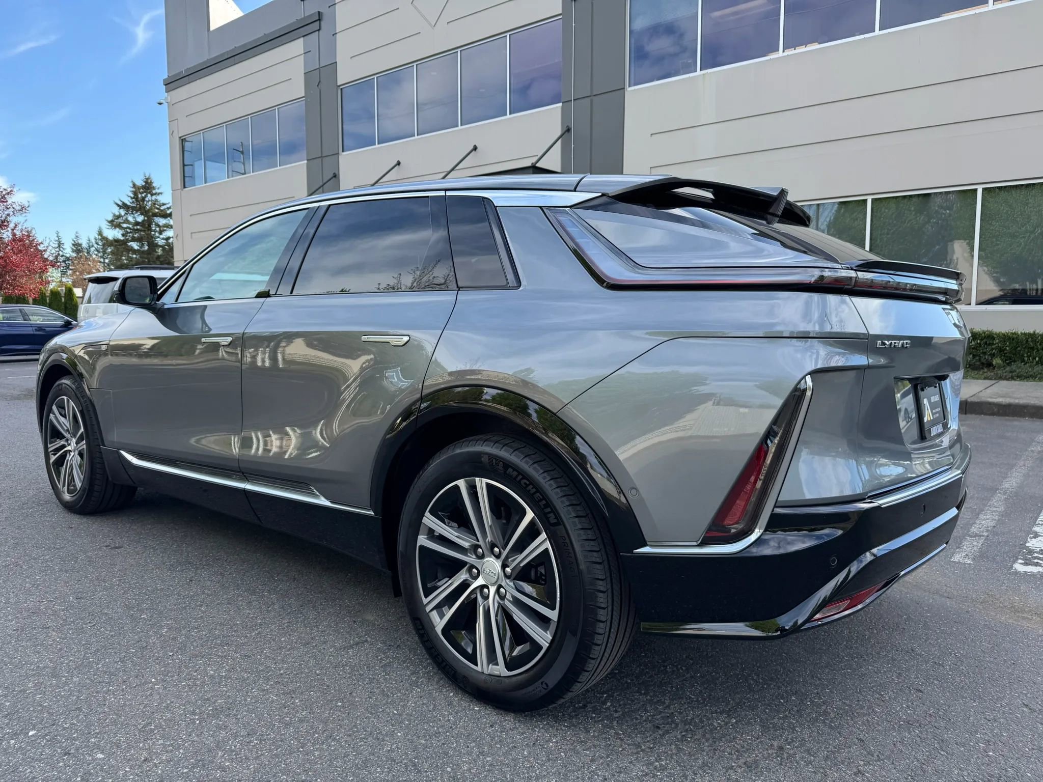 Used 2023 Cadillac Lyriq AWD image 7