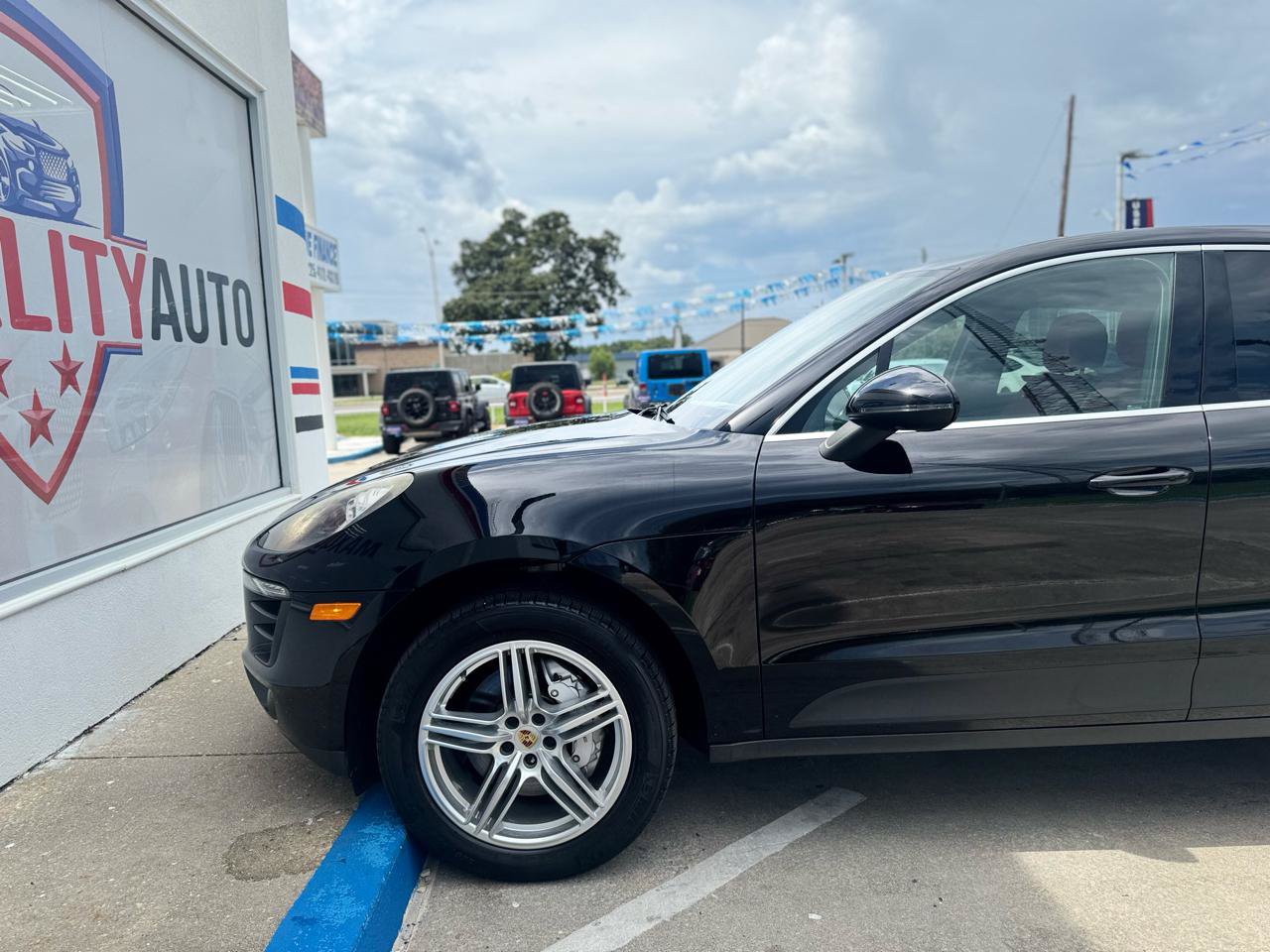 Used 2017 Porsche Macan S AWD/4WD image 22