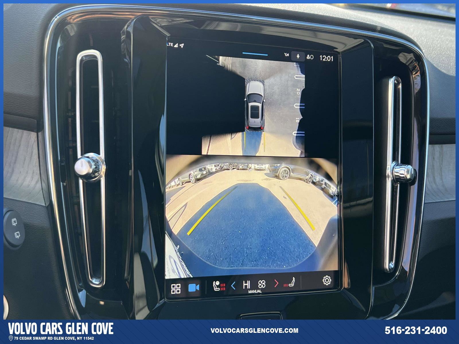 Used 2025 Volvo XC40 B5 Ultra w/ Protection Package Premier image 29